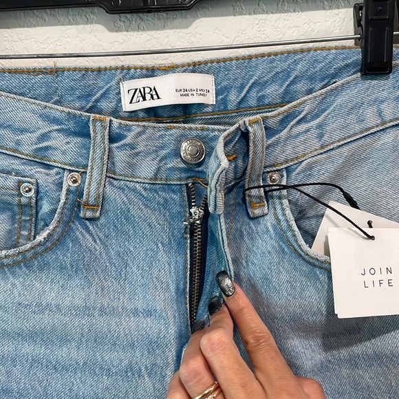 Zara high waisted raw hem distressed knees straight leg jeans size 2 - Picture 5 of 8